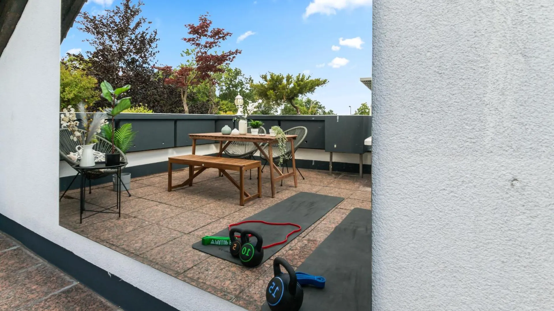 מינכן Flatista Homes - Penthouse With Rooftop Gym גרמניה